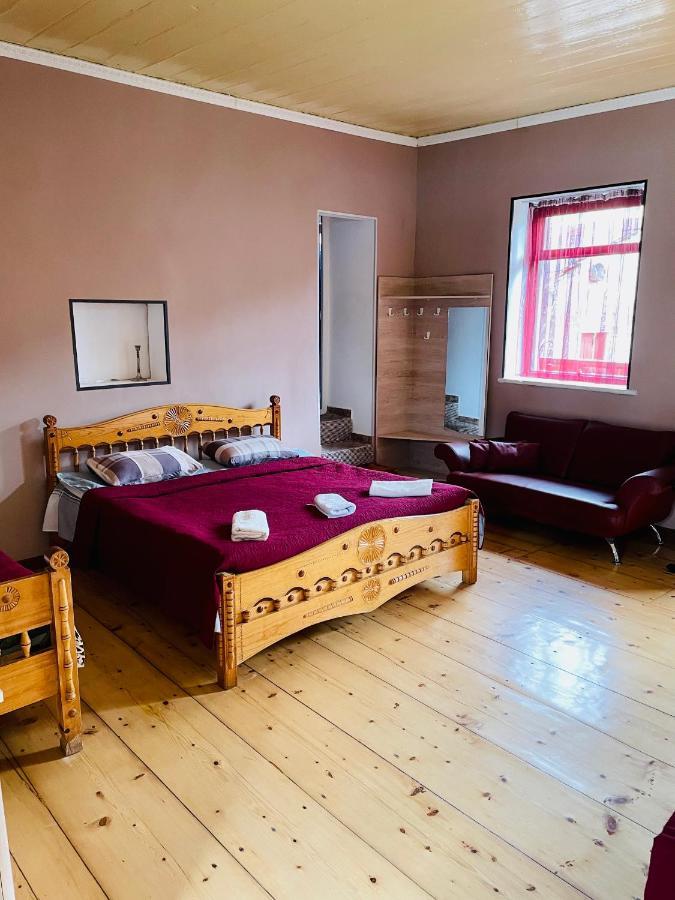 Travel Inn House Mestia • Მოგზაურის Სახლი Esterno foto