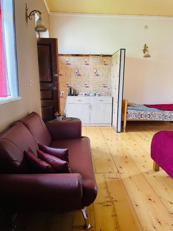 Travel Inn House Mestia • Მოგზაურის Სახლი Esterno foto