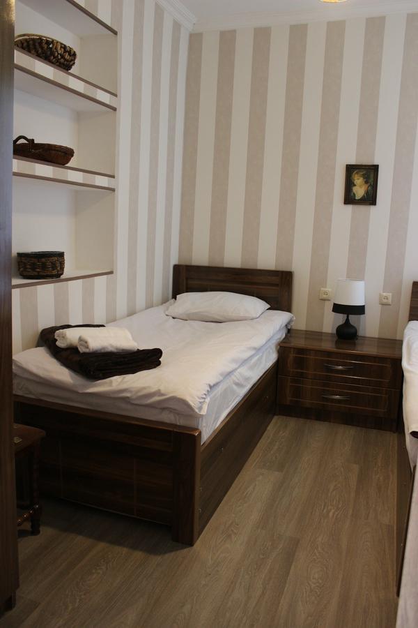 Travel Inn House Mestia • Მოგზაურის Სახლი Esterno foto