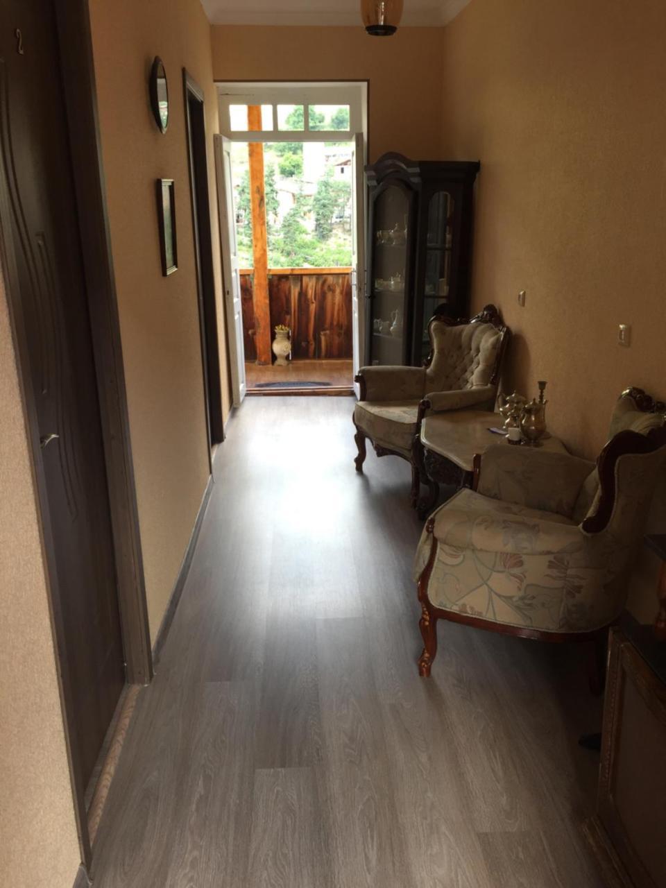 Travel Inn House Mestia • Მოგზაურის Სახლი Esterno foto