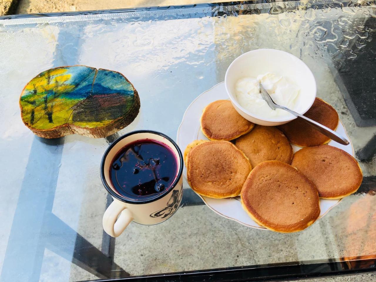 Travel Inn House Mestia • Მოგზაურის Სახლი Esterno foto